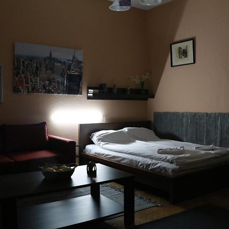 Fornax Home With Balcony 布达佩斯 外观 照片