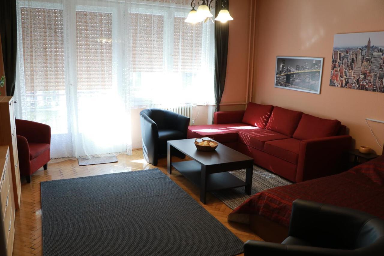 Fornax Home With Balcony 布达佩斯 外观 照片